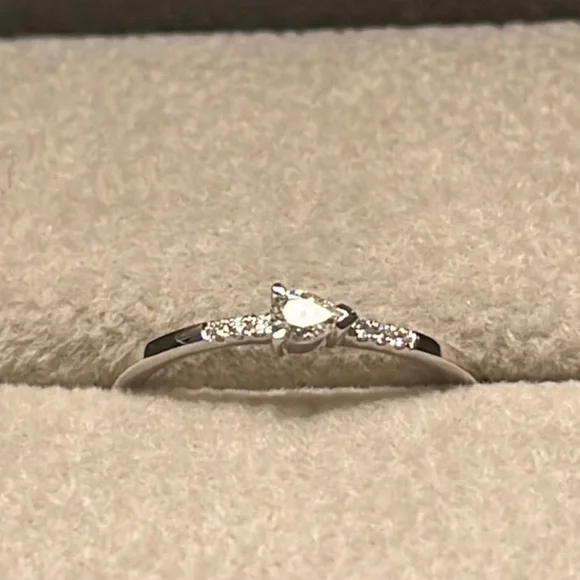 Bony Levy Liora 18k white gold sz 6 teardrop diamond - Picture 3 of 7